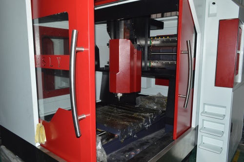 高速精密雕銑機(jī)